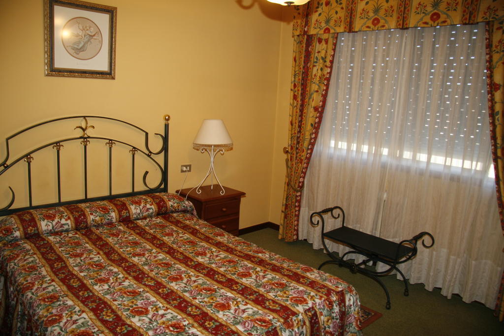 Hotel San Rosendo Orense Szoba fotó